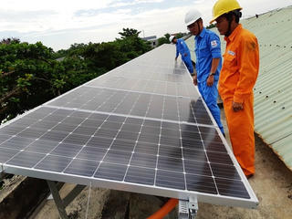 Thúc đẩy phát triển năng lượng tái tạo
