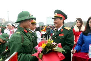 Thanh Hóa: 4.000 thanh niên hăng hái lên đường nhập ngũ