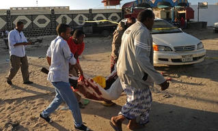 Xả súng tại nhà hàng tại Somalia, 19 người chết