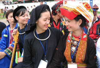 Lồng Tồng  và lễ hội Nàng Hai