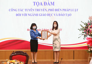Giáo dục phổ biến pháp luật cho gần 4.000 cán bộ, giáo viên quận Ba Đình