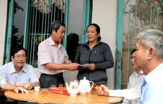 Cần Thơ: UBMTTQ Cần Thơ thăm hỏi và hỗ trợ người dân bị thiên tai