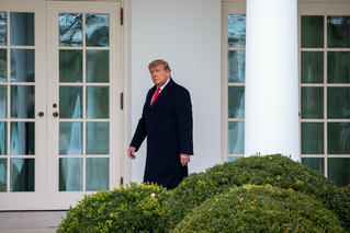 Tổng thống Trump cam kết chuyển giao quyền lực 'có trật tự' cho ông Biden