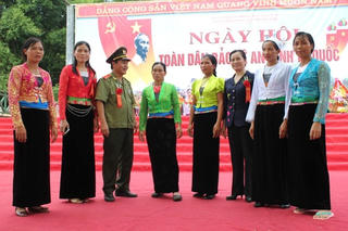Ngày hội ở Tân Lạc