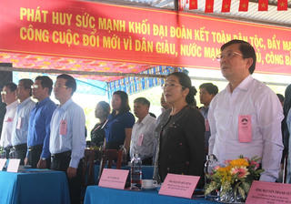 Trưởng ban Tuyên giáo Trung ương chung vui Ngày hội Đại đoàn kết cùng người dân quận 12, TP HCM