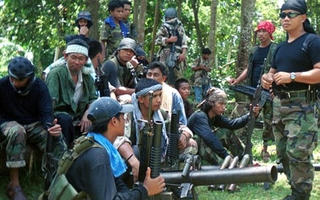 Khủng bố Abu Sayyaf thả tự do 2 con tin người Indonesia