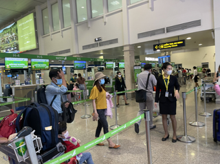 Thứ trưởng Đỗ Xuân Tuyên: ‘Không phong tỏa sân bay Tân Sơn Nhất’