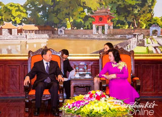 Đoàn Chính hiệp Toàn quốc Trung Quốc thăm thành uỷ Hà Nội