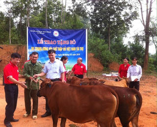 Điểm tựa giúp hộ nghèo thoát nghèo