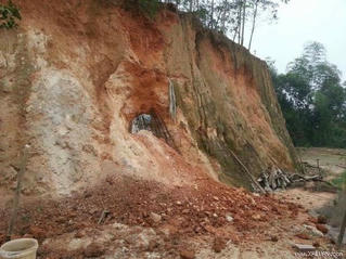 Sập hầm khai thác cao lanh, hai vợ chồng thương vong
