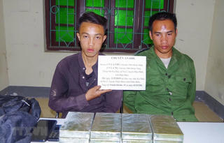 Điện Biên: Bắt 2 đối tượng vận chuyển 8 bánh heroin