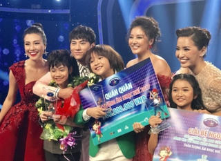 'Thần đồng' Thiên Khôi trở thành Quán quân Vietnam Idol Kids 2017