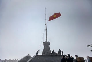 Nhất định phải đến Fansipan để… chào cờ