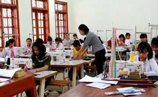 Đào tạo nghề, giải quyết việc làm để giảm nghèo bền vững