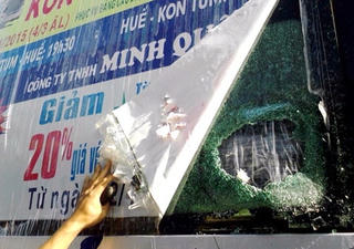 “Ném đá xe khách là giết người”