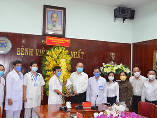 Bí thư Thành ủy TP HCM thăm, động viên đội ngũ y, bác sĩ