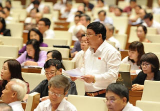 Quốc hội thảo luận tại hội trường: Nỗ lực cao nhưng cần quyết liệt hơn nữa