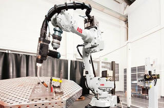 Robot chế tạo robot tại nhà máy trị giá 150 triệu USD ở Trung Quốc