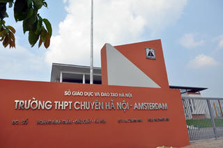 Nóng chuyện trường chuyên 