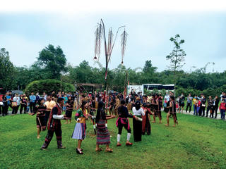 'Tháo barie' cho du lịch