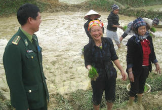 Cách thoát nghèo của đồng bào Rục