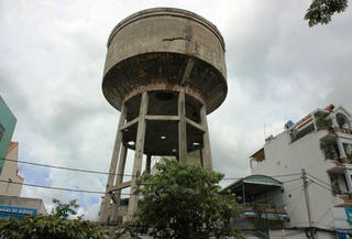 Bất an dưới thủy đài