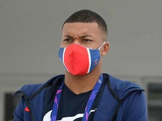 Siêu sao Kylian Mbappe dương tính với virus SARS-CoV-2