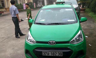 Cảnh sát bị thương khi truy đuổi 3 tên cướp taxi có HIV