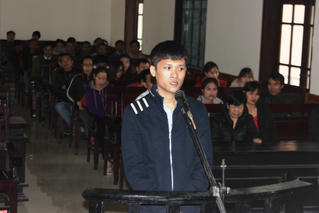 Con nghiện chối tội giết người cướp của nhưng người mẹ khẳng định ngược lại