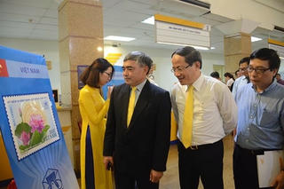 Phát hành bộ tem đặc biệt kỷ niệm 50 năm thành lập ASEAN