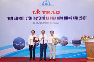 Báo Đại Đoàn Kết đạt giải Nhất giải thưởng báo chí tuyên truyền về ATGT