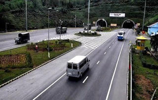 Thừa Thiên – Huế: Kiến nghị lùi thời điểm tăng phí qua trạm Bắc Hải Vân