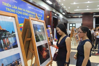 Triển lãm ảnh và phim phóng sự - tài liệu trong cộng đồng ASEAN