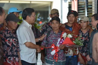 42 ngư dân về sum họp gia đình
