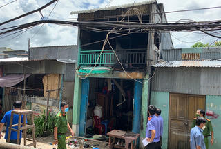 An Giang: Truy tìm nghi phạm phóng hỏa giết người