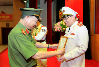 Chánh Văn phòng, Người Phát ngôn của Bộ Công an được thăng hàm Trung tướng
