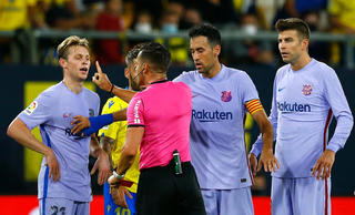 HLV Koeman nhận thẻ đỏ trực tiếp, Barca ‘lao dốc’ chưa từng thấy sau 18 năm