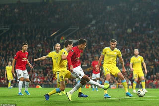 Loạt mở màn Europa League: Arsenal thắng đậm Frankfurt, MU chật vật vượt qua 'tí hon'