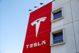 Tesla đã được định giá quá đà?