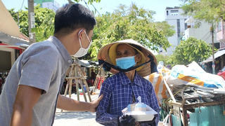 'Bếp ăn 0 đồng' của thầy cô ở Đà Nẵng