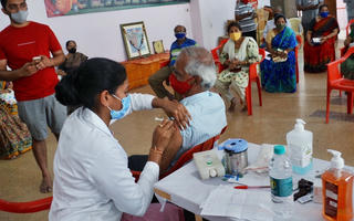 Ấn Độ trong cuộc đua vaccine