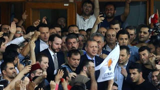 Tổng thống Erdogan xuất hiện tại Istanbul tố cáo âm mưu đảo chính