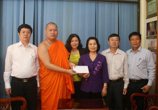 Phó Chủ tịch Bùi Thị Thanh thăm và chúc tết Chol Chnam Thmay tại TP HCM