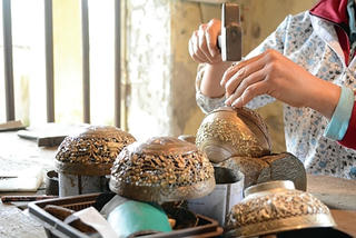 Làng nghề chạm bạc Đồng Xâm
