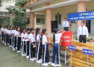 Nâng bước học trò nghèo