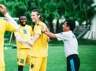 Các CLB V-League ráo riết thay ngoại binh: Cũ người mới ta