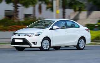 Toyota Vios và Altis giảm tới 100 triệu cho khách Việt