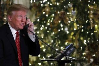 Câu hỏi gây 'bão' mạng của ông Trump với cô bé 7 tuổi