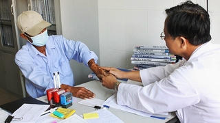 Điều trị dự phòng trước phơi nhiễm HIV: Chi phí thấp, hiệu quả cao