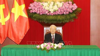 Tổng Bí thư Nguyễn Phú Trọng điện đàm với Tổng thống Hàn Quốc Moon Jae-in